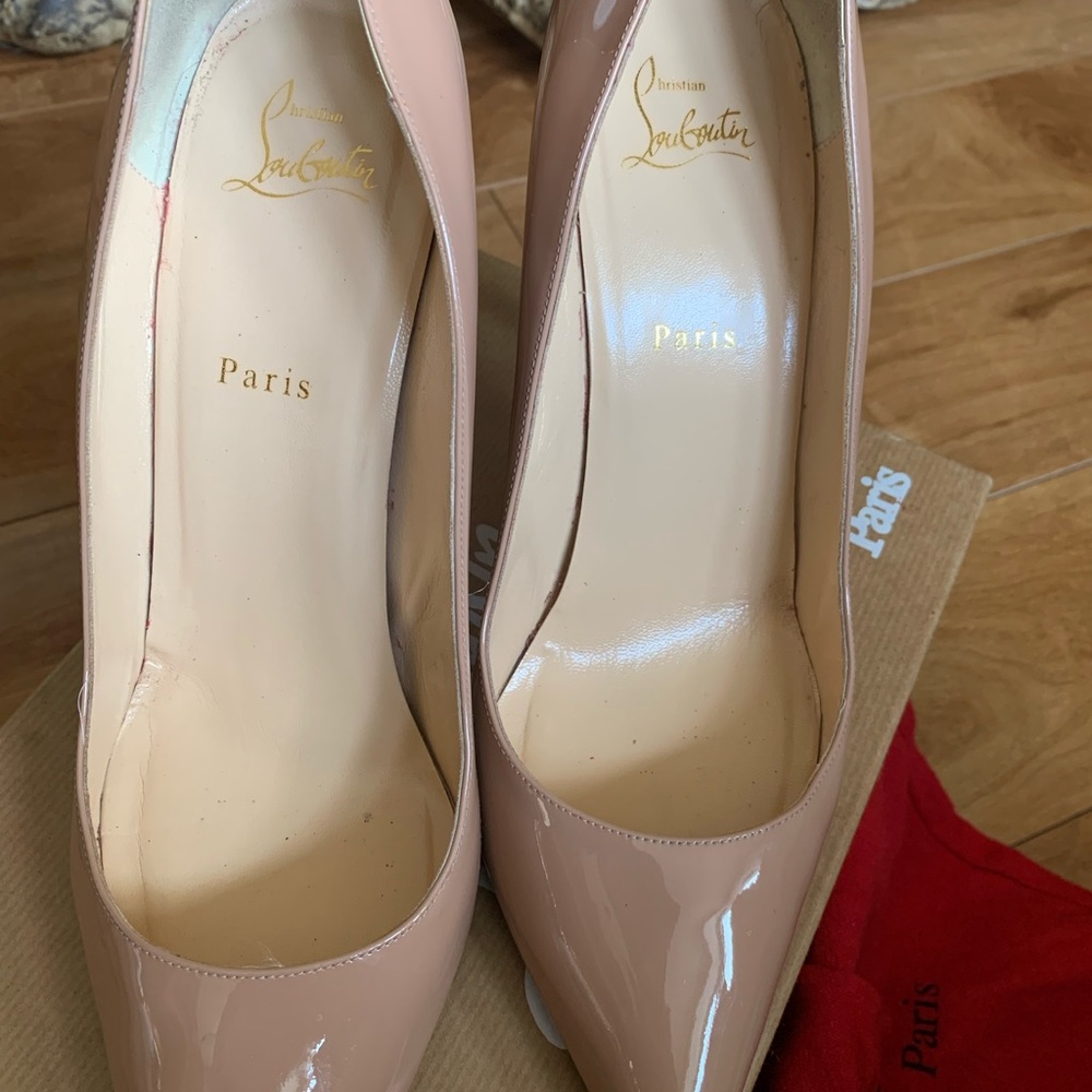Christian Louboutin, Nude Patent. Size 42.